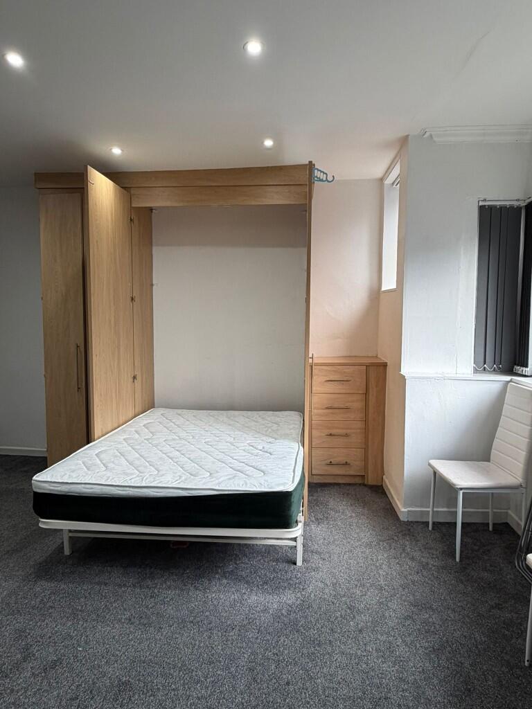 Apartment in Bolton - View 4