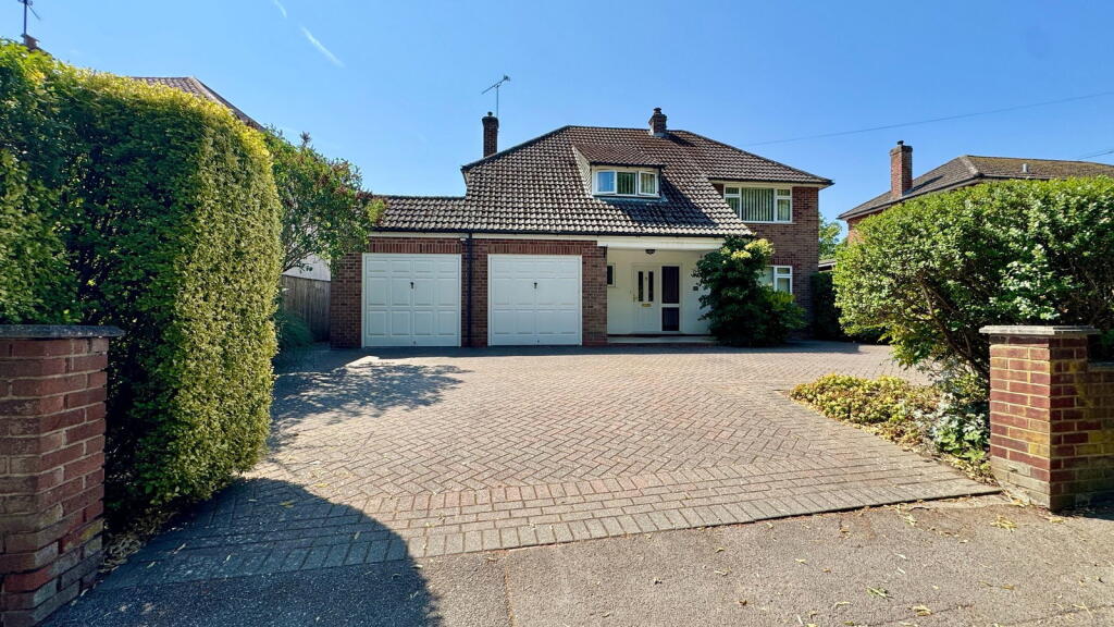 Main image of property: Grove Road, Newbury, RG14 1UL