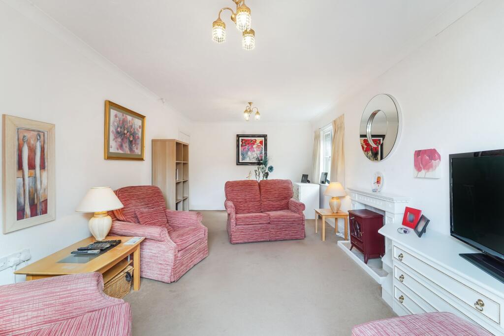 Apartment in Epsom and Ewell, Epsom - View 4