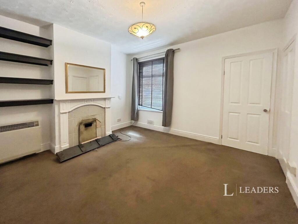 Apartment in Southampton - View 5