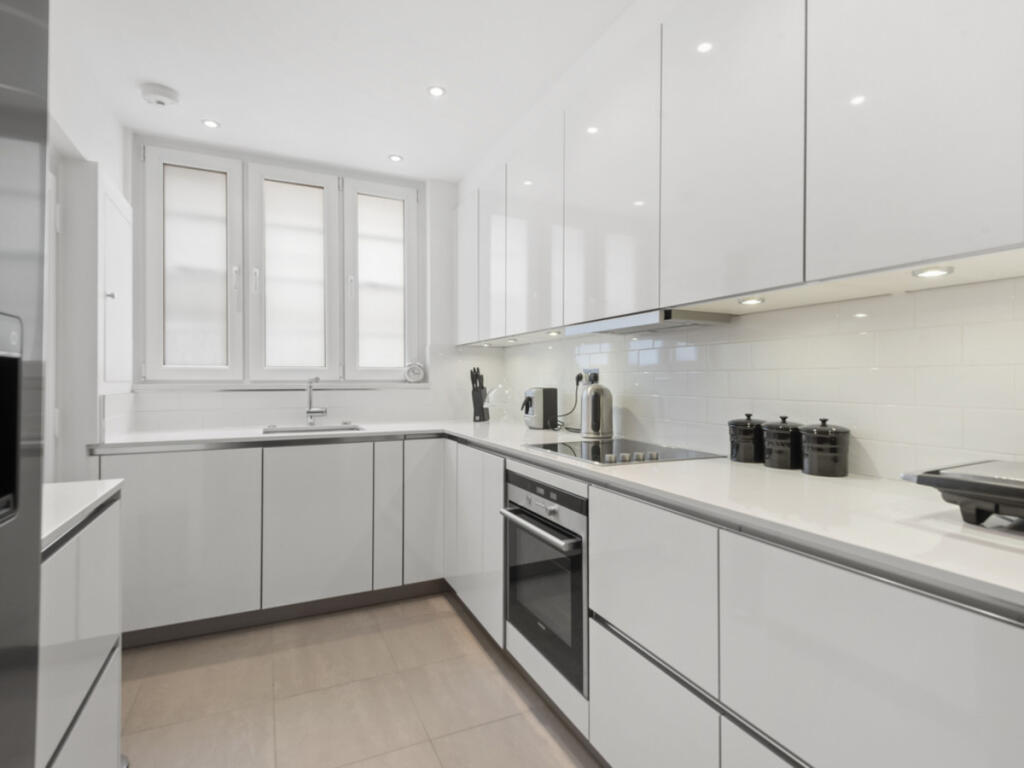 Apartment in London - View 4