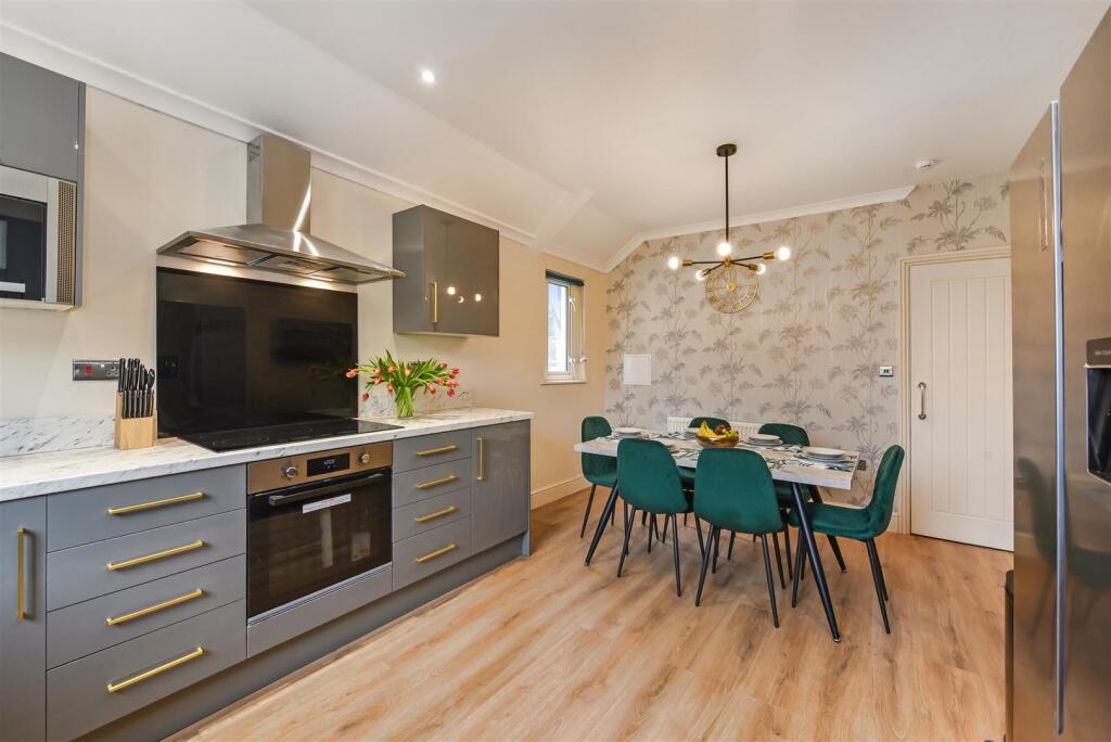 Apartment in Cardiff, Plasnewydd, Roath - View 4