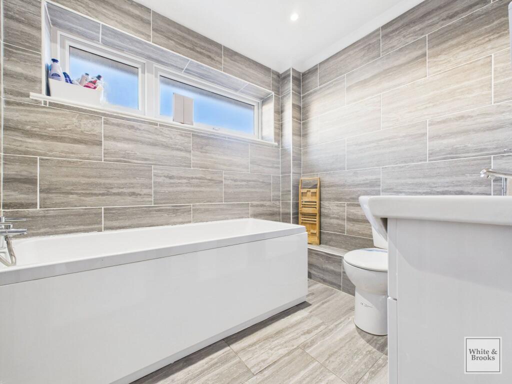 Bursledon Close, Felpham, PO22 8HP - More