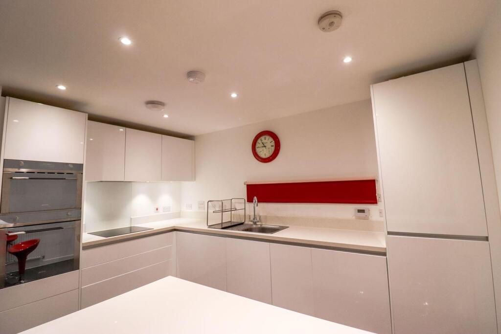 Apartment in Cambridge - View 5