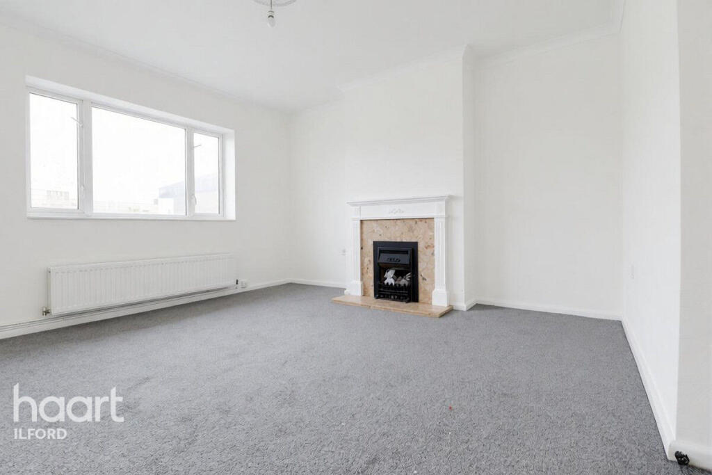 Apartment in Ilford - View 4
