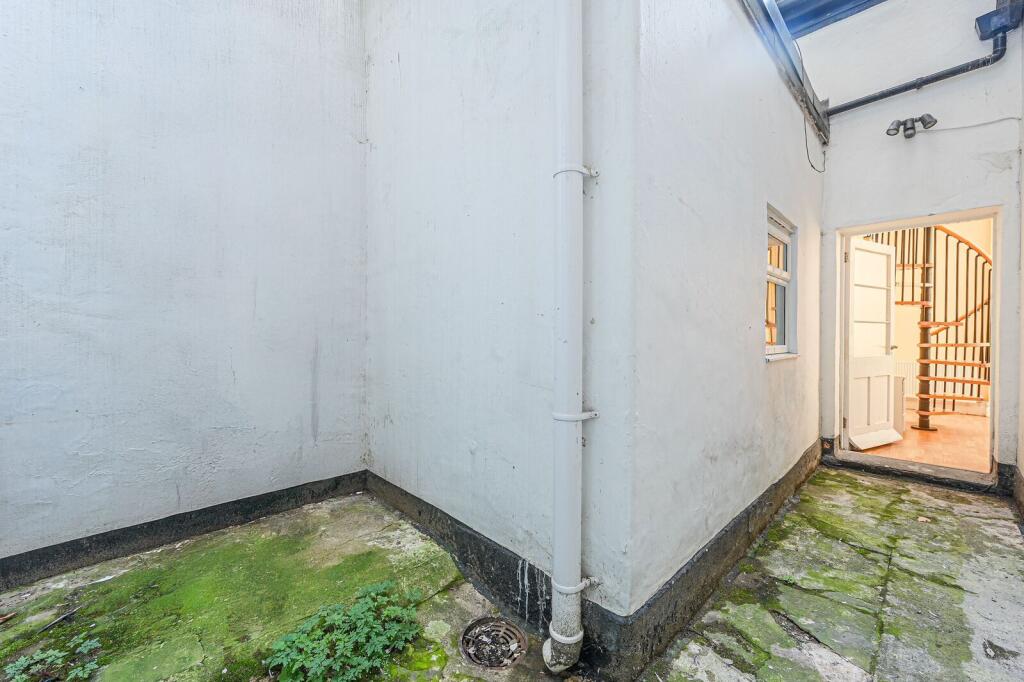 4 bedroom flat for rent