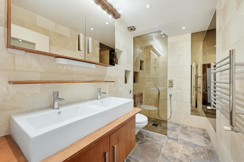 3 bedroom maisonette for rent