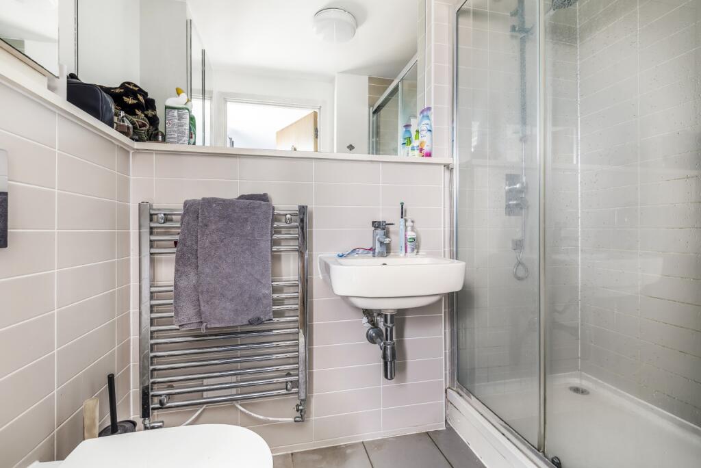 Apartment in London, Royal Borough of Greenwich - More