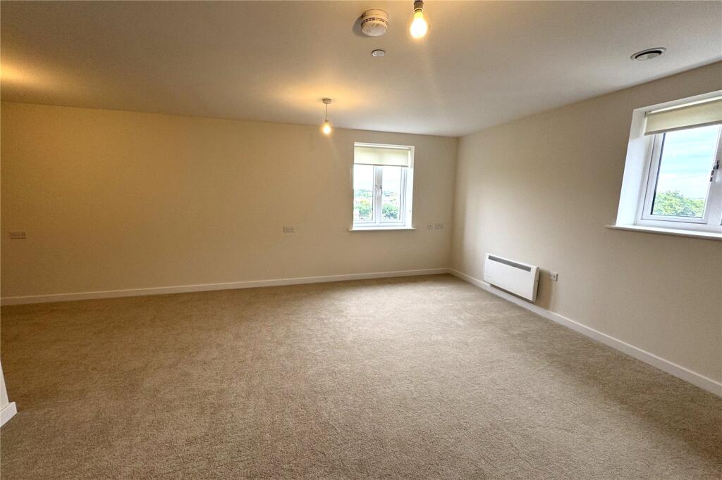 Station Road, Hook, Hampshire, RG27 - View 4