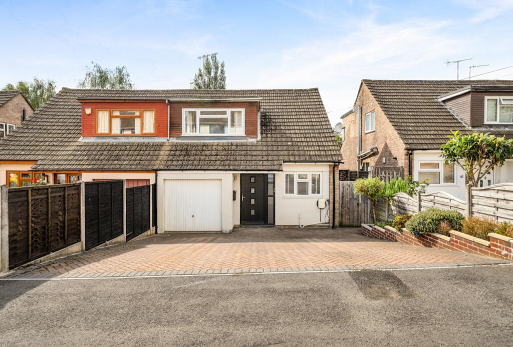 Main image of property: Marling Crescent, Stroud, Gloucestershire, GL5