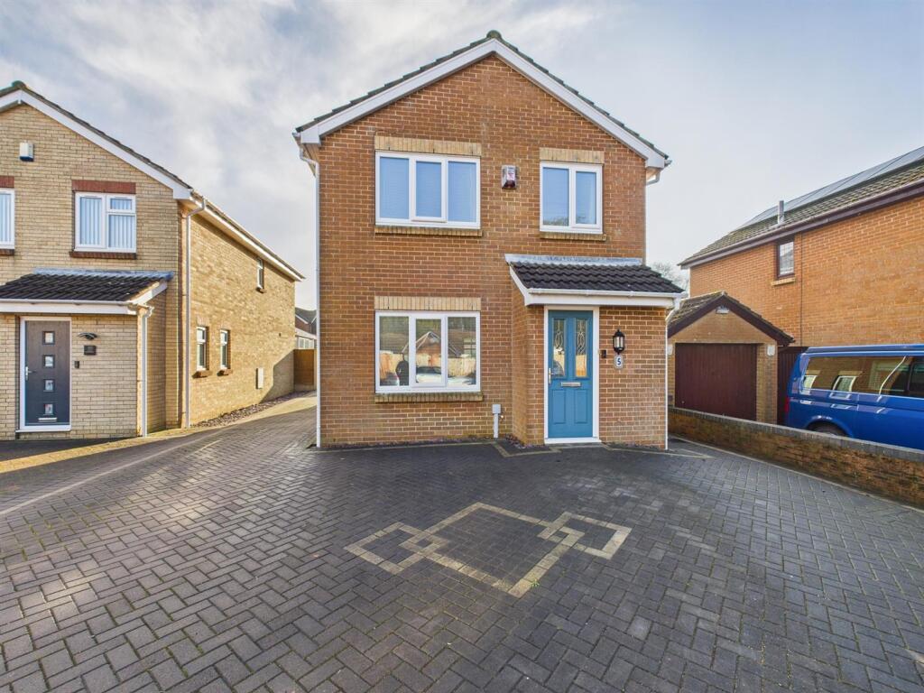 Main image of property: Wensleydale Close, Bridlington