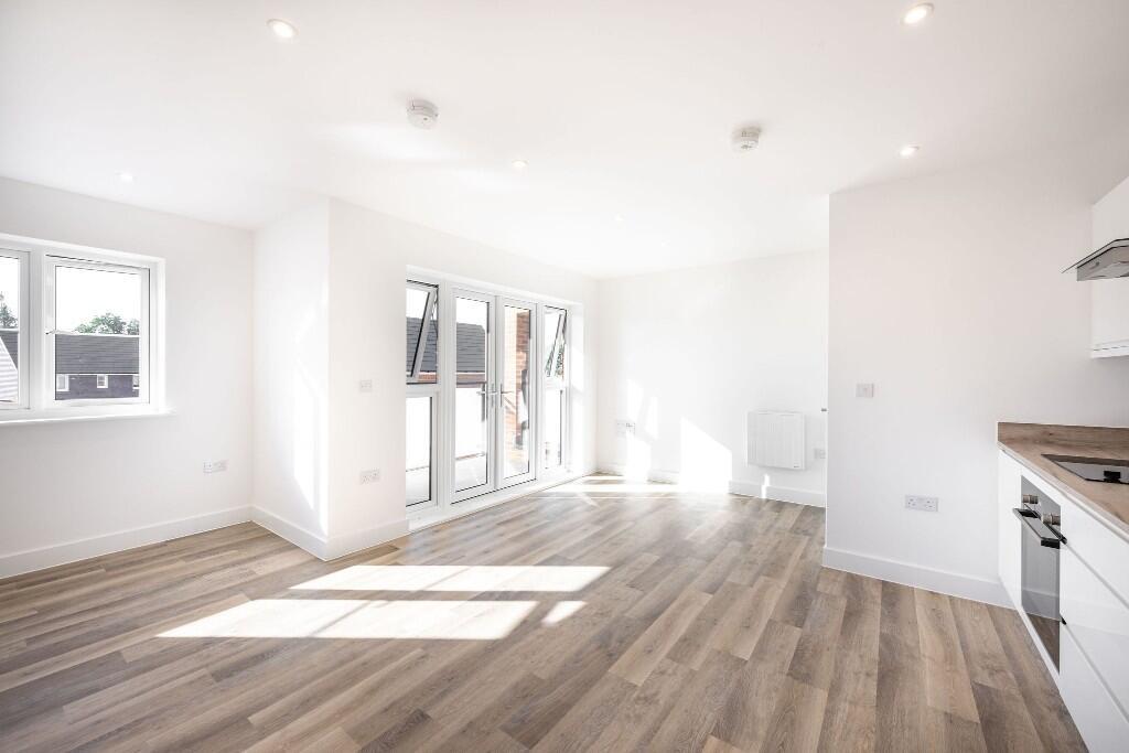 Main image of property: Nine Mile Ride Ext, Wokingham,
RG40 4DW