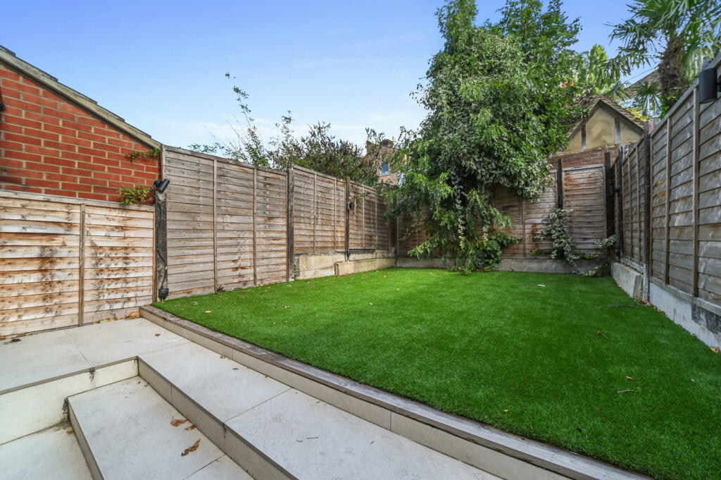 House in Ilford - View 4