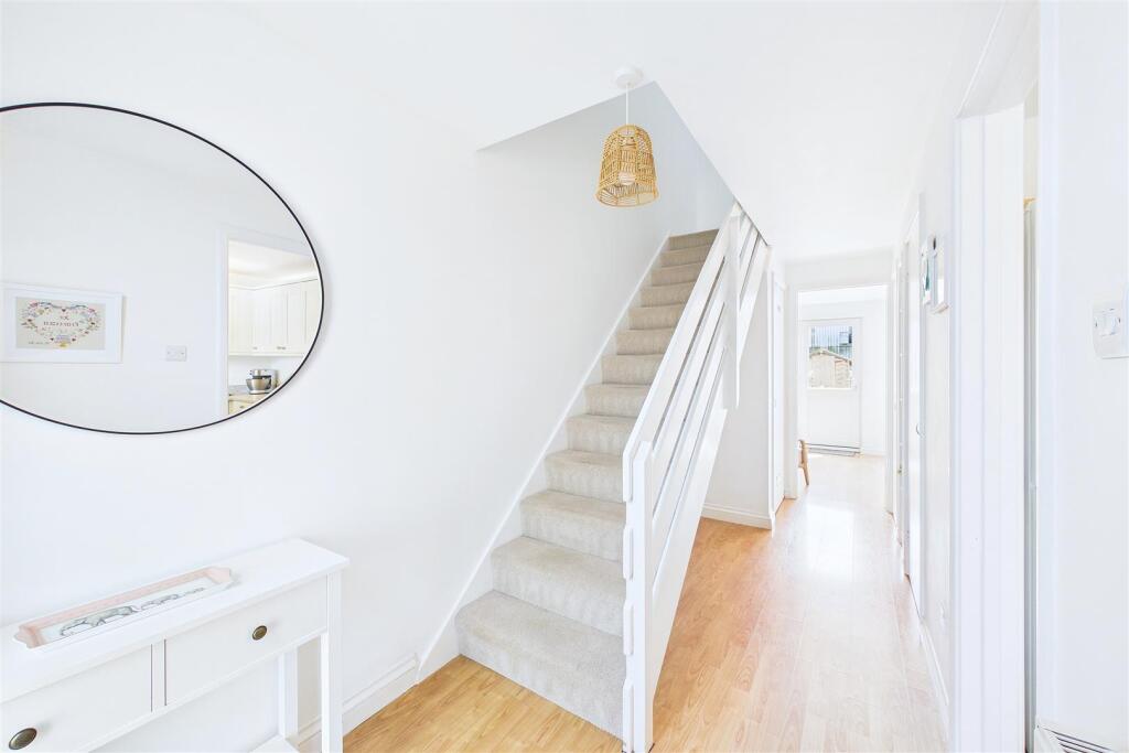 Riverside living close to Clevedon seafront photo 4