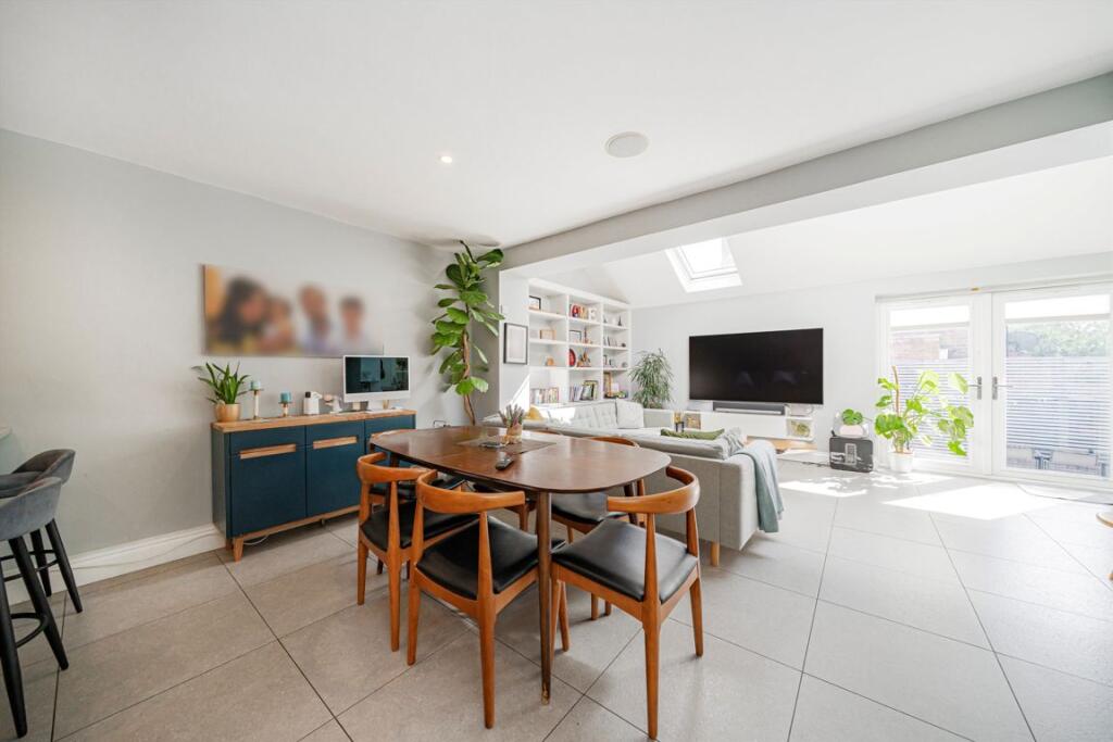 House in Twickenham - View 2