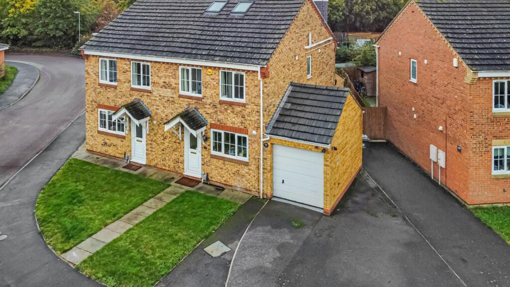 Main image of property: Weavers Field, Girton, Cambridge