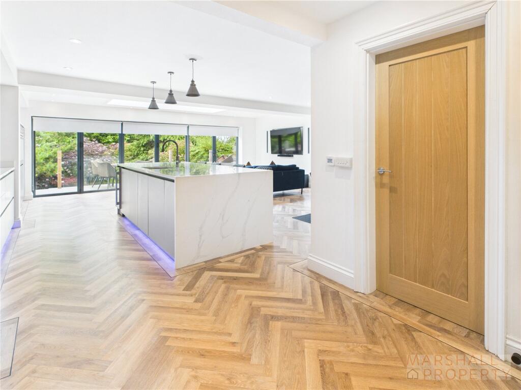 8, Mount Park photo 2