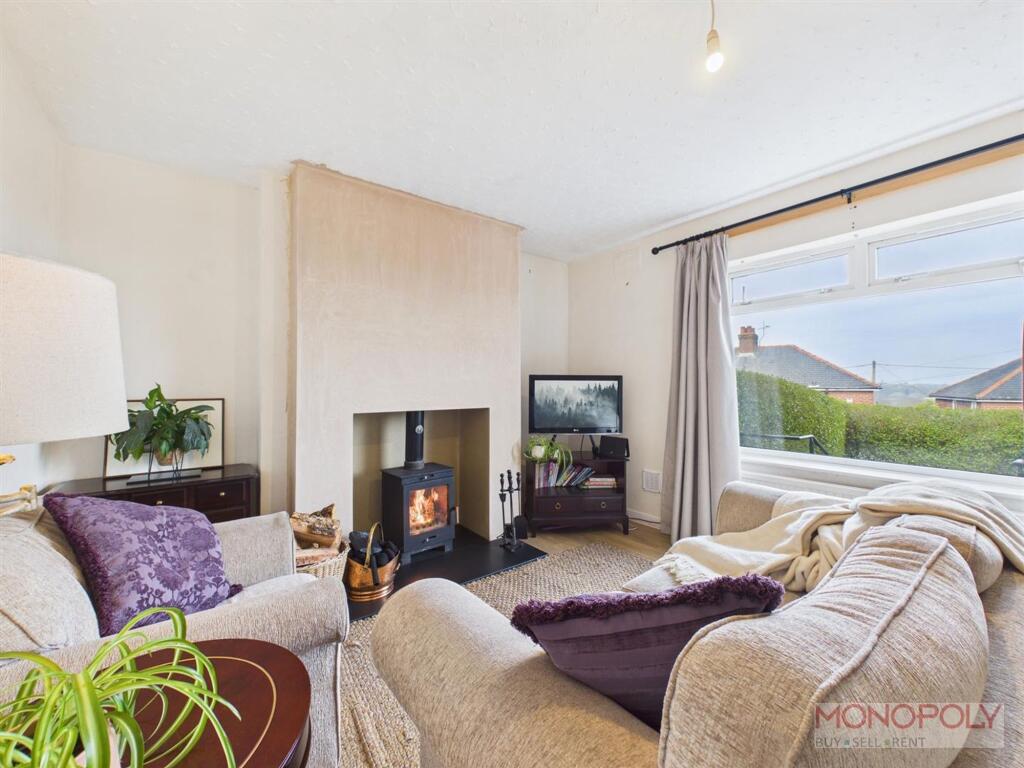 Bryn Derw, Cefn-Y-Bedd, LL12 photo 2