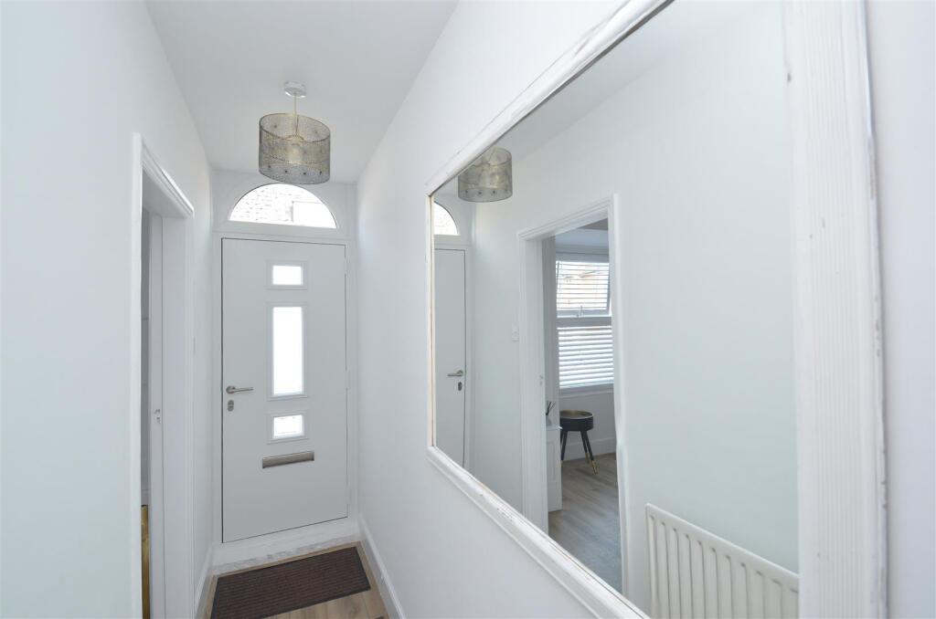 Crocker Street, Newport, Isle Of Wight photo 3