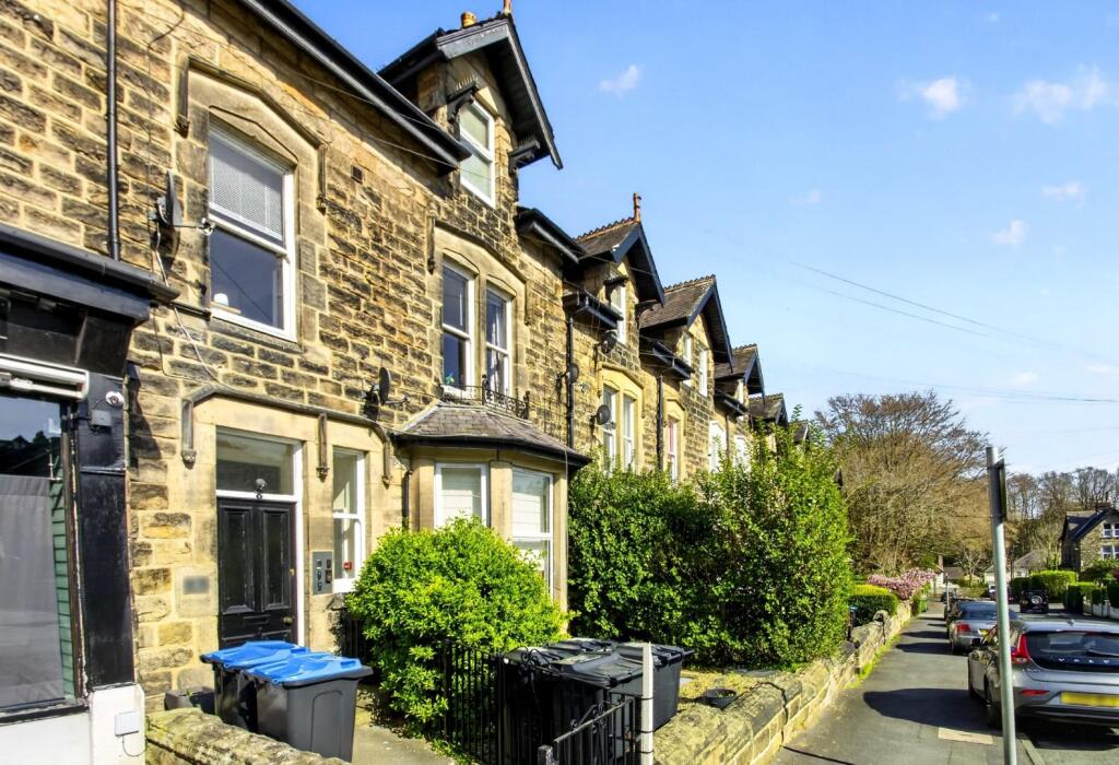Main image of property: Heywood Road, Harrogate, HG2 0LU