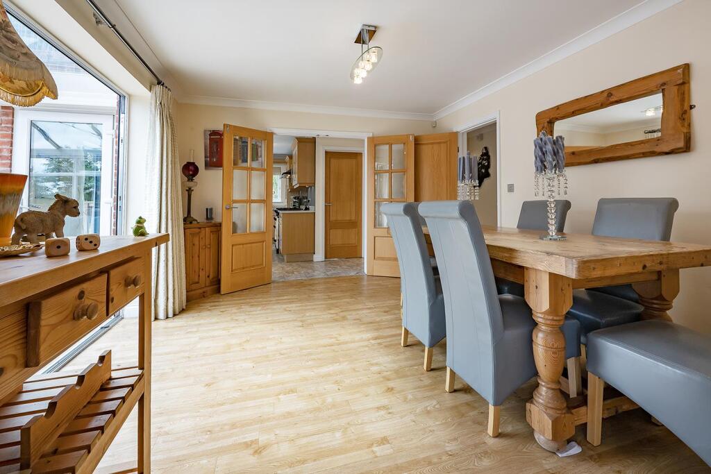 House in Bromsgrove, Wythall - View 5