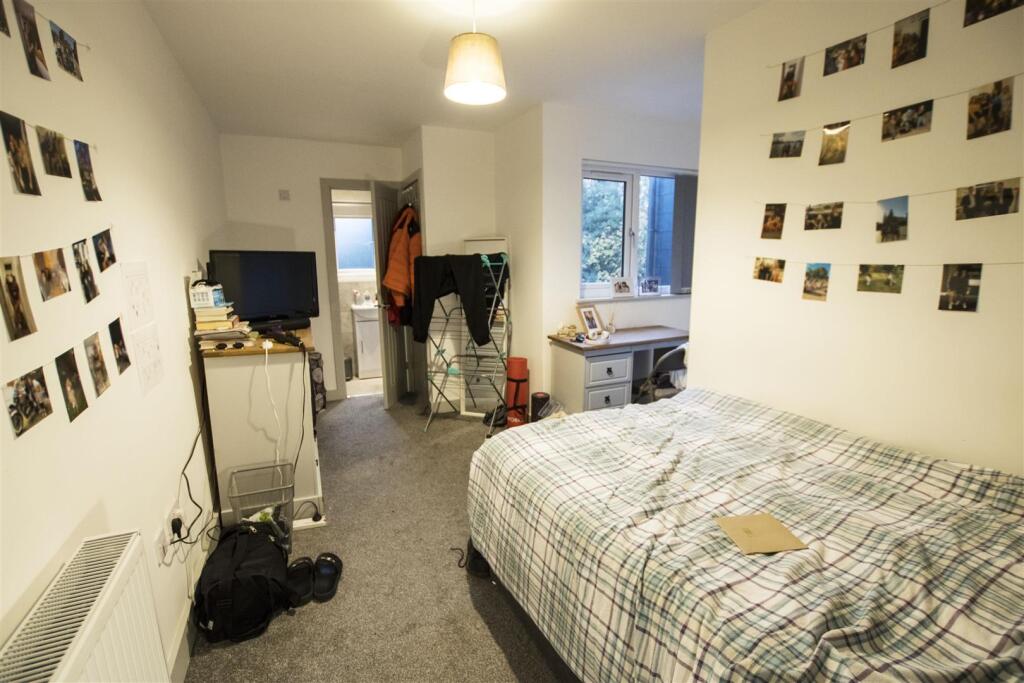 6 bedroom house for rent