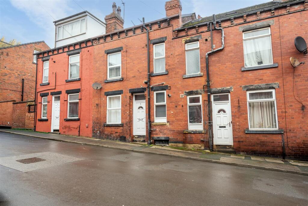 Main image of property: Moorfield Grove, Leeds