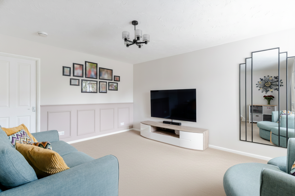 Linden Drive, Bradley Stoke, Bristol photo 4