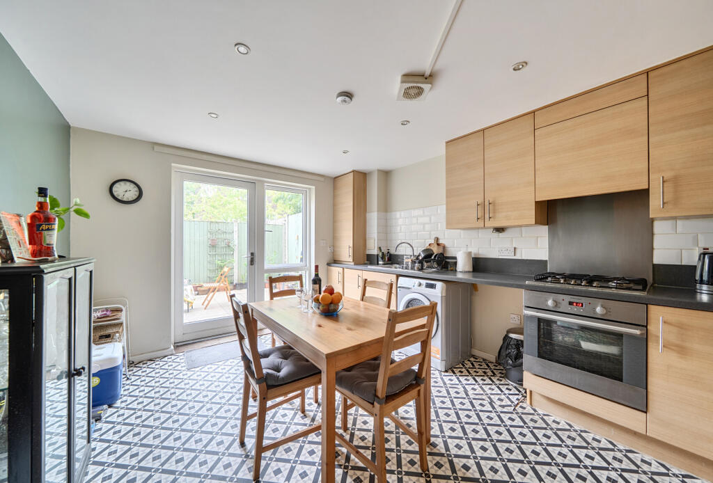 Apartment in London, Grahame Park, Colindale - View 5