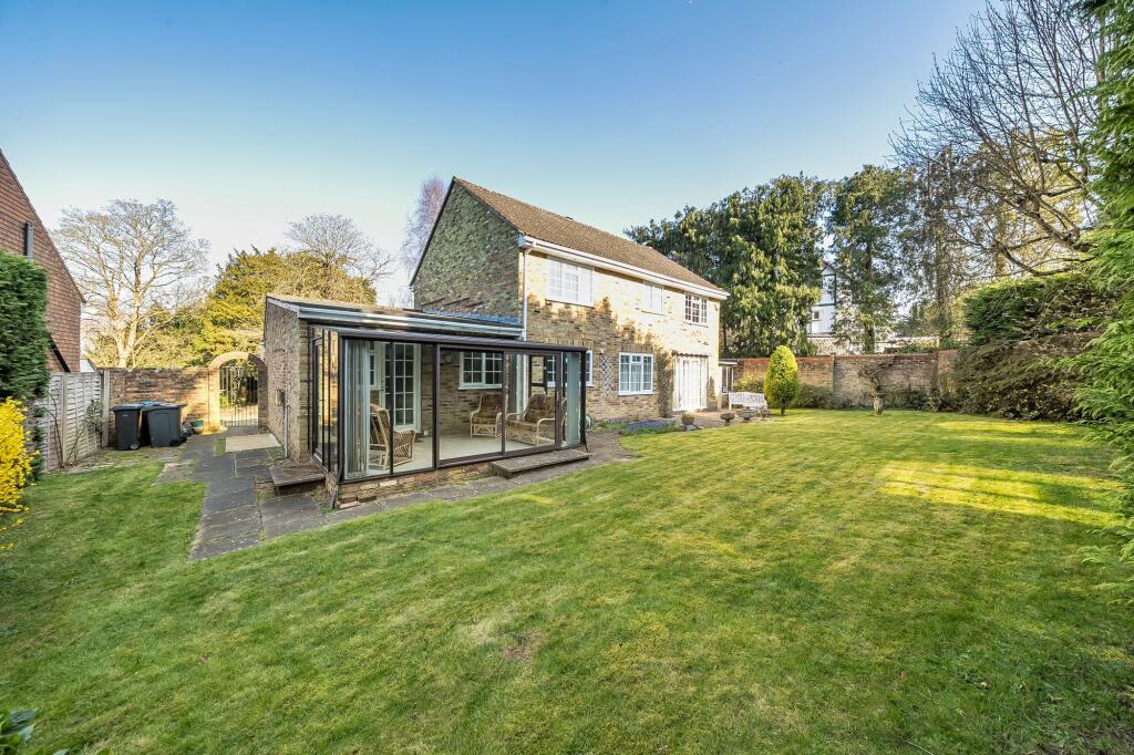 Uplands Road, Kenley, CR8 photo 4