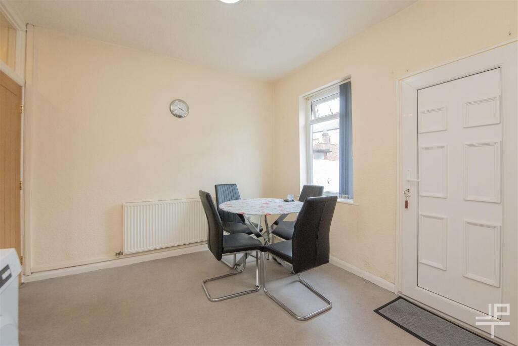 House in Leigh, Westleigh - View 4