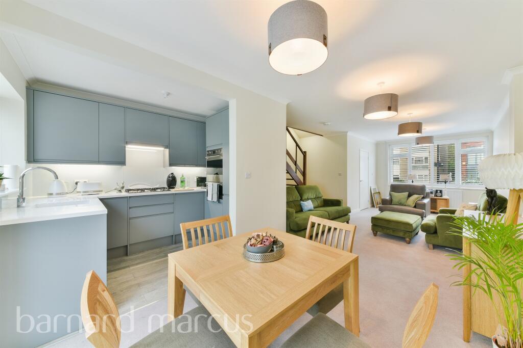 House in London - View 5