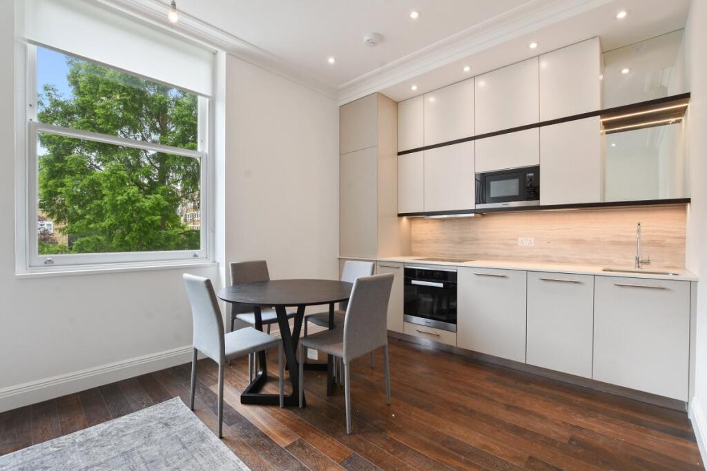 Apartment in London - View 3