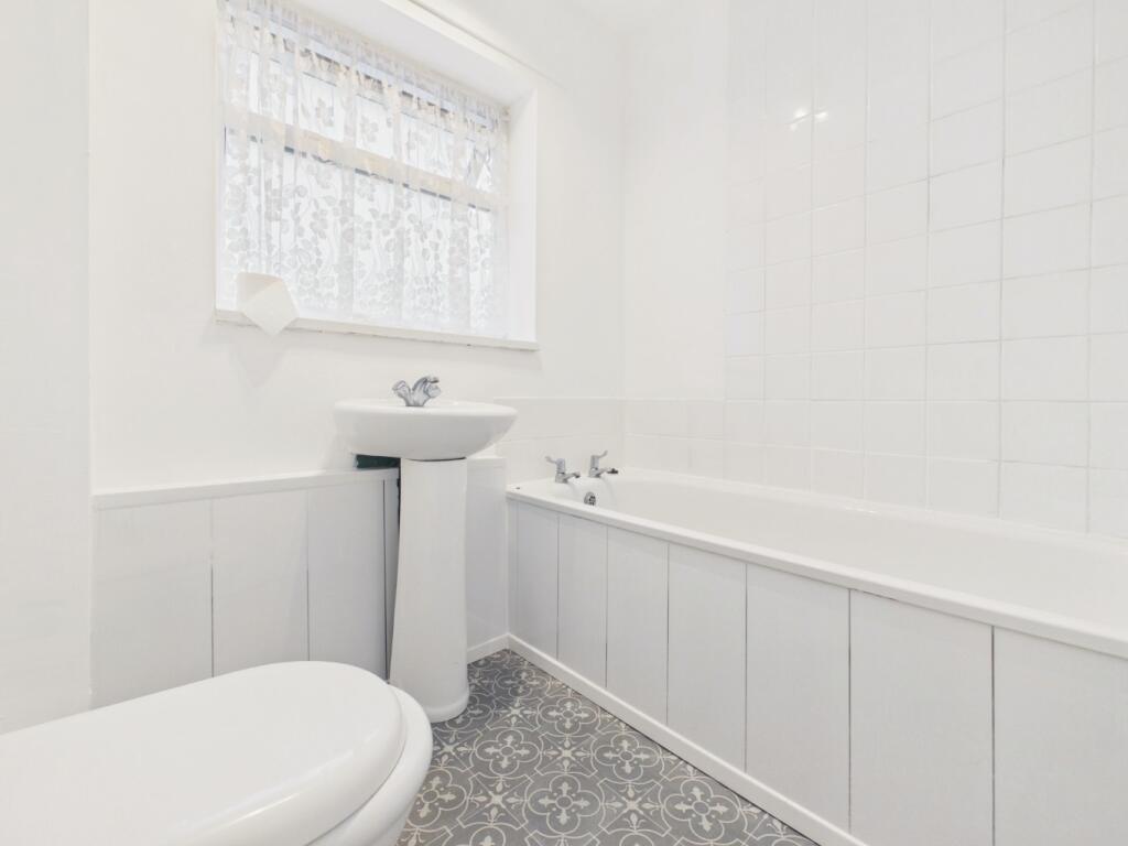 Apartment in Hull, Kingston upon Hull - More