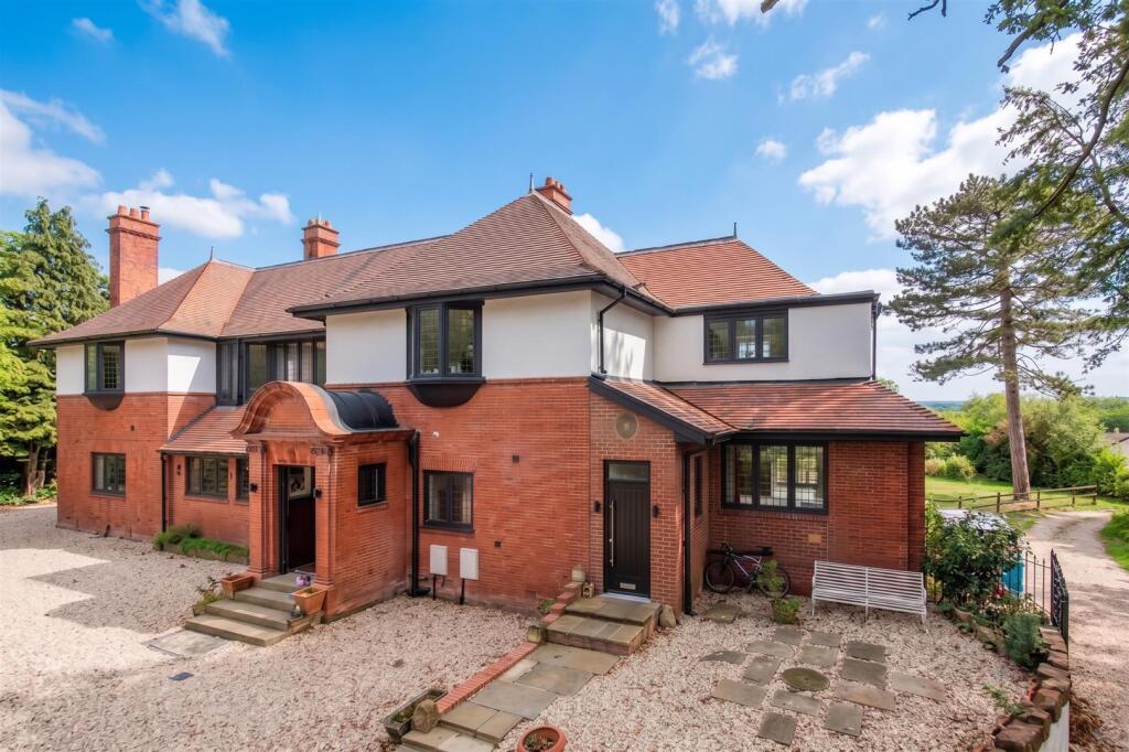 House in Trafford, Greater Manchester - View 5