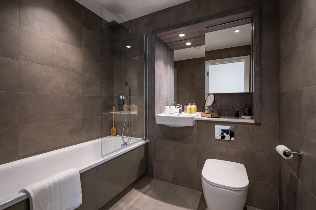 Apartment in Birmingham, West Midlands - View 5