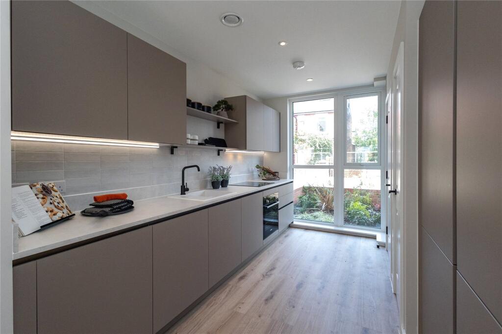 House in Manchester, Greater Manchester - View 4