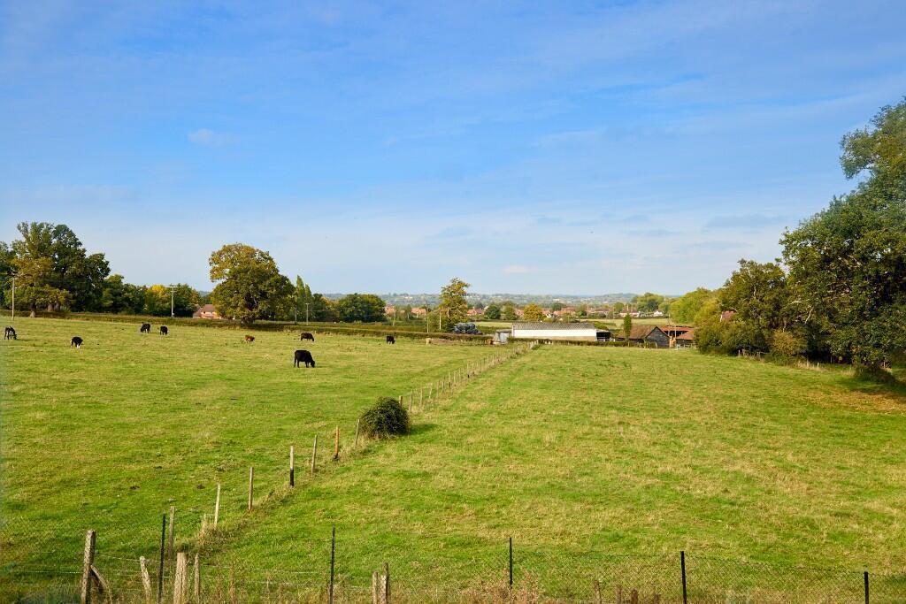 Main image of property: Clayhill Road,
Burghfield Common,
RG7 3NZ