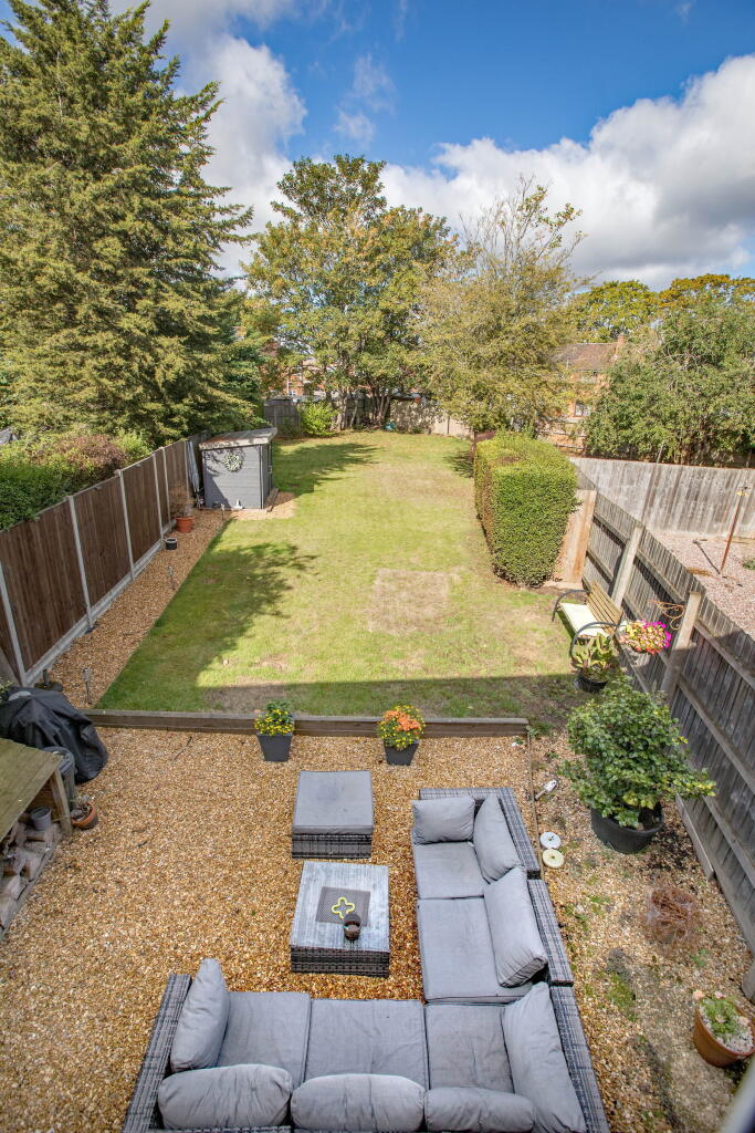 House in Northampton, North Northamptonshire - View 3