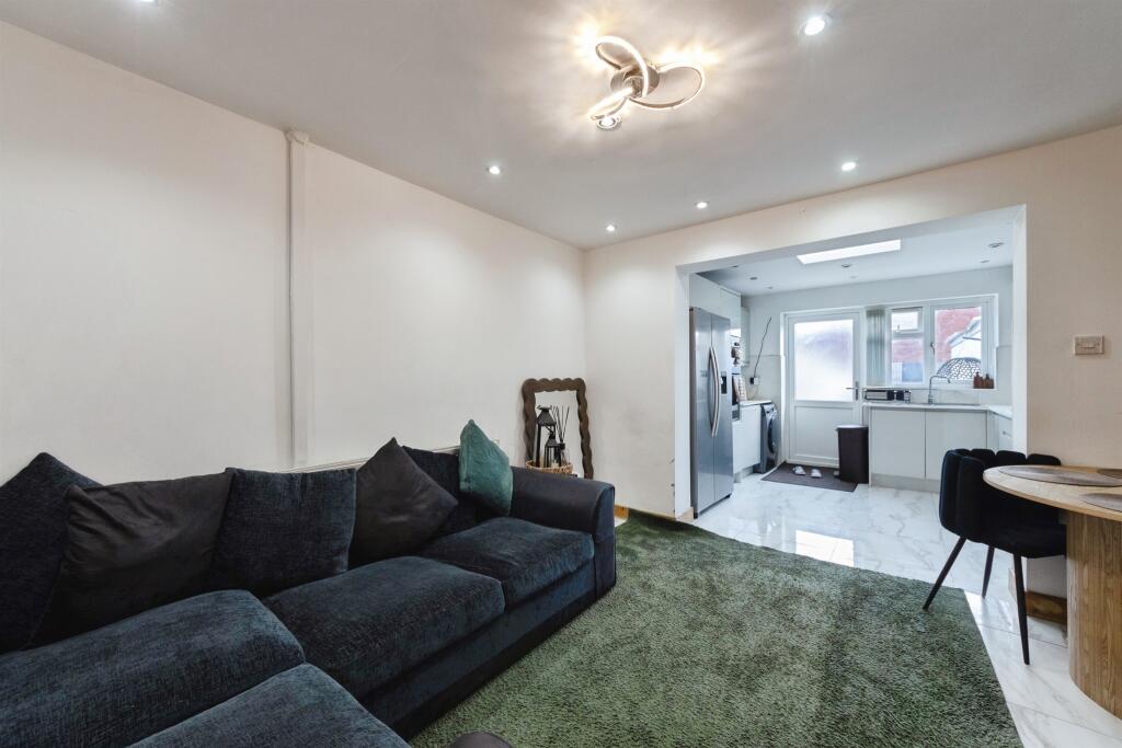 House in Birmingham, West Midlands - View 2