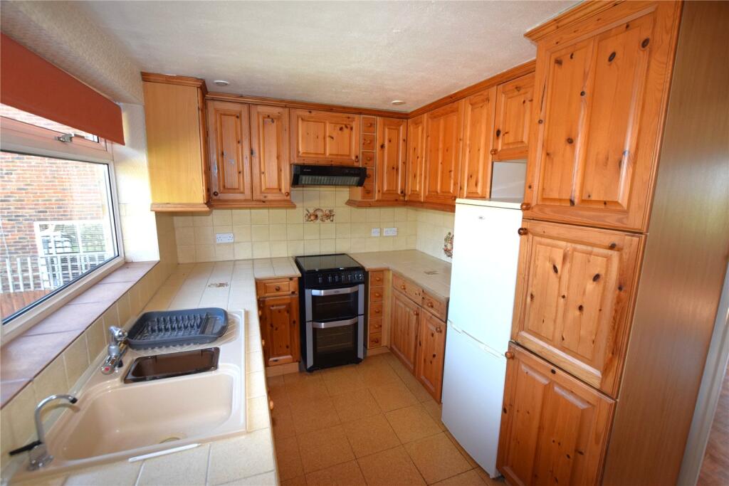 Dove Court, Alton, Hampshire, GU34 - View 2