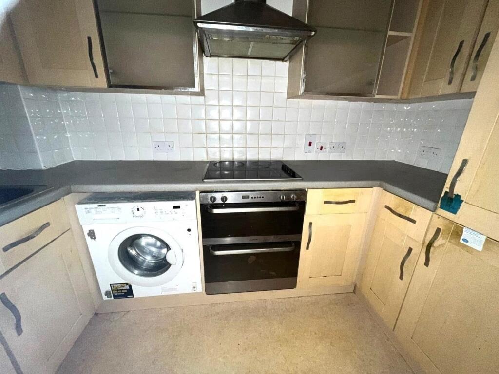 Apartment in Reading - View 4