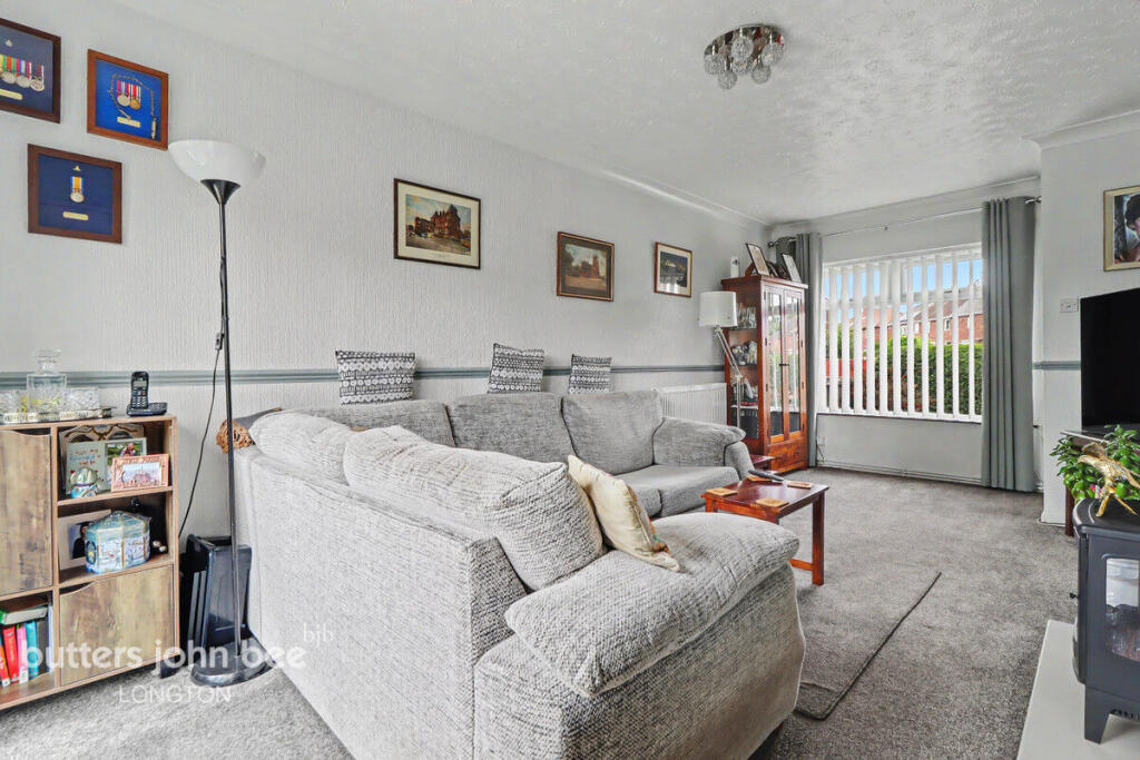 House in Stoke-on-Trent, Newstead - View 3