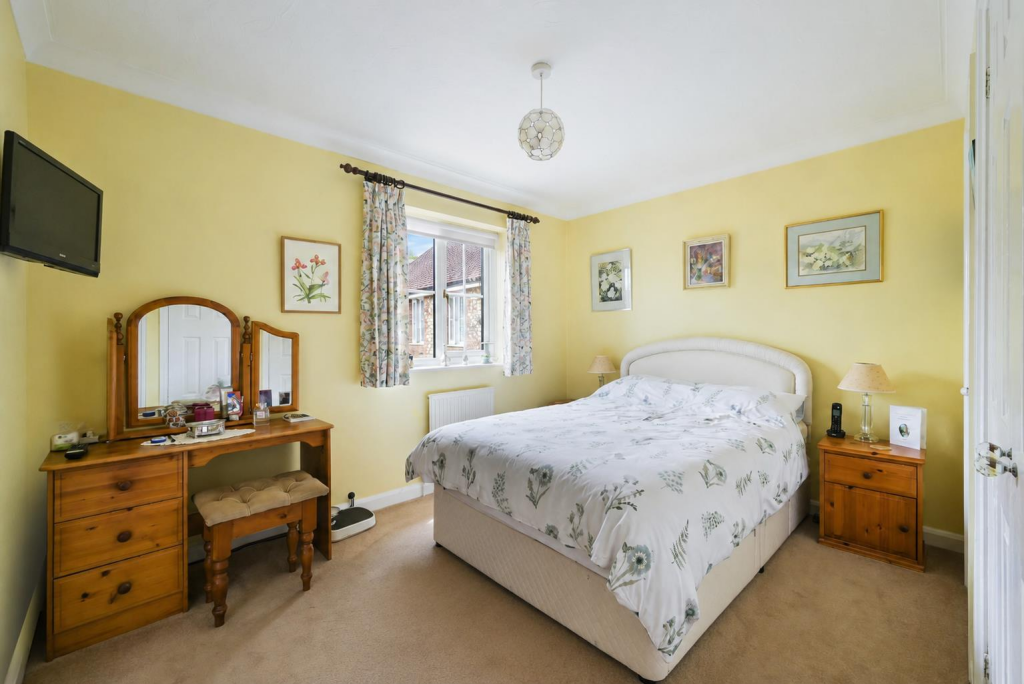 House in Reigate and Banstead, Surrey - More