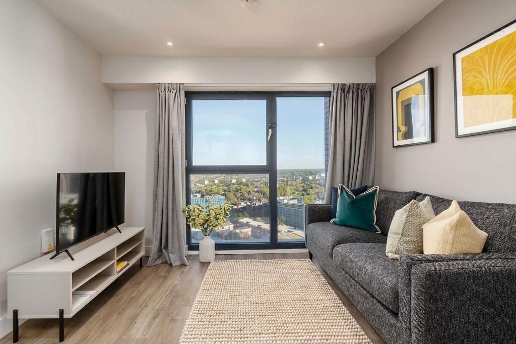 Apartment in Birmingham, West Midlands - View 4