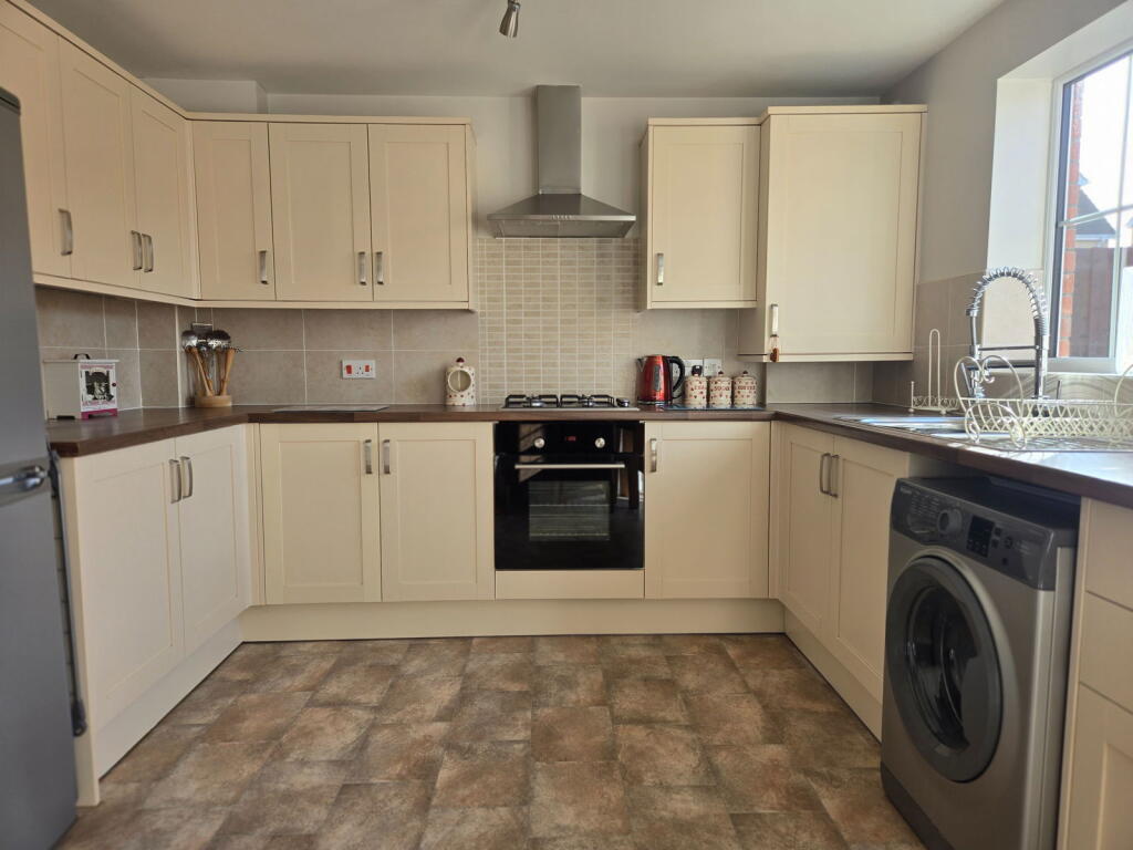 Belton Park Road, Skegness, PE25 1GW photo 2