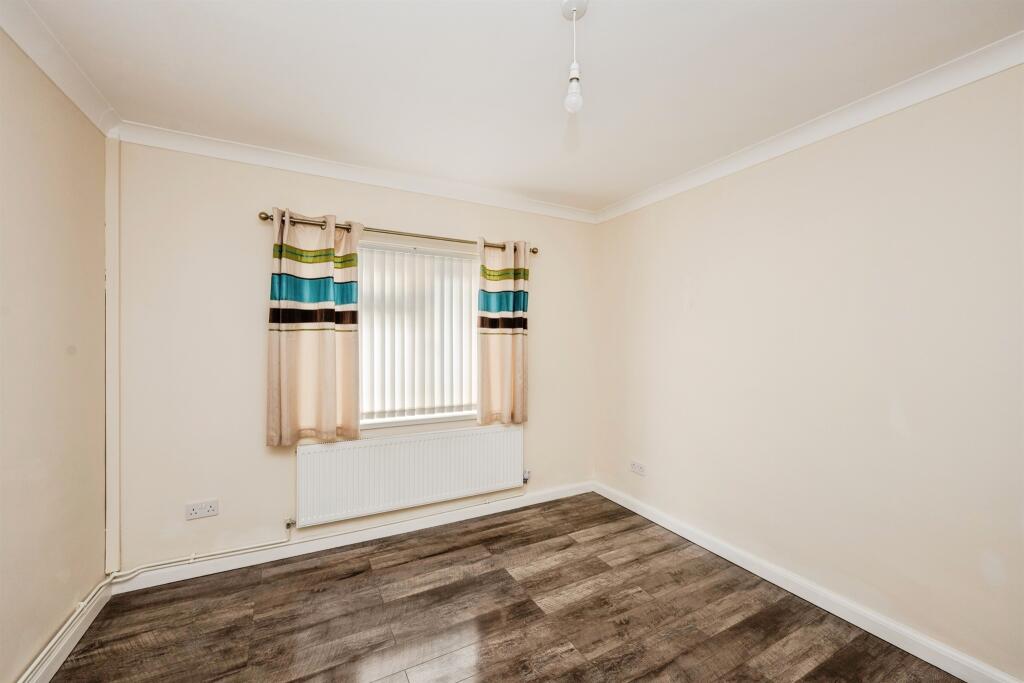 House in Clydach, Swansea - More