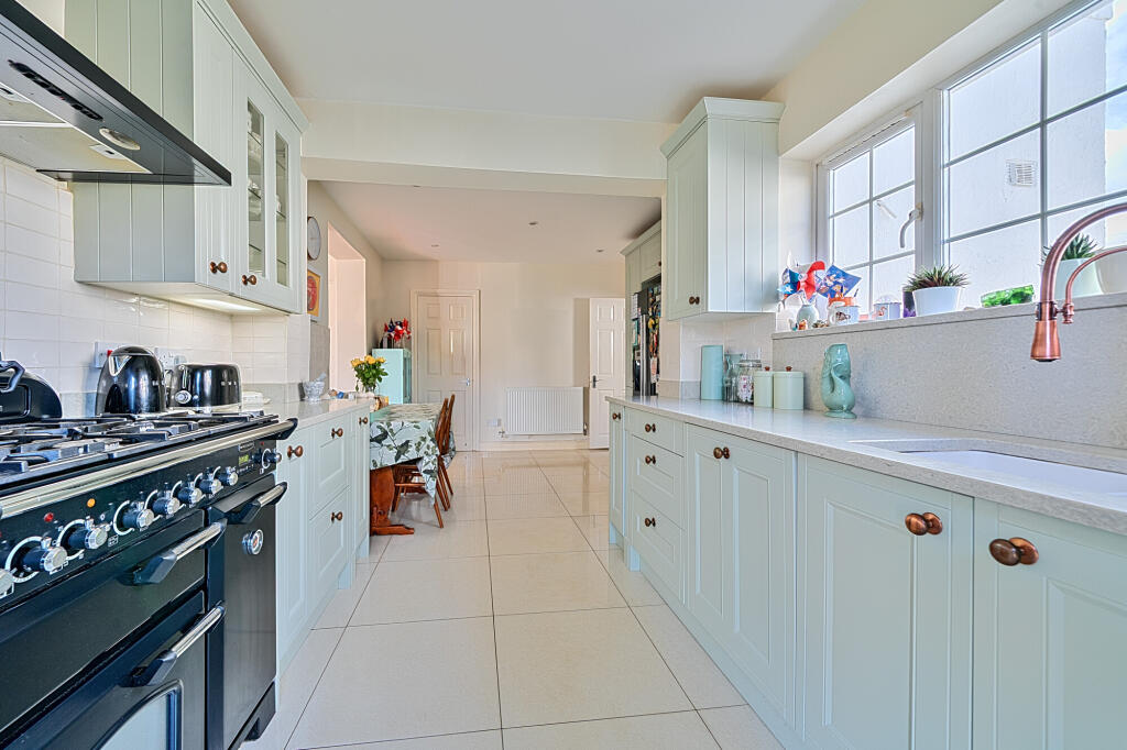 House in London - View 2