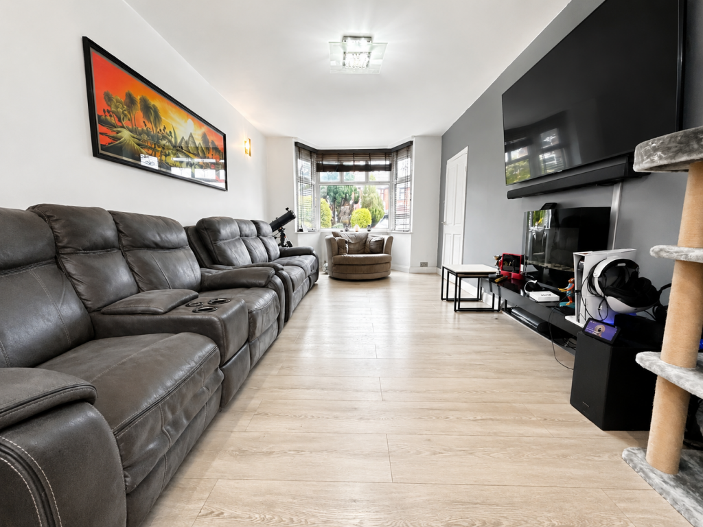 House in Stockport, Edgeley Shopping Centre, Shaw Heath - View 5