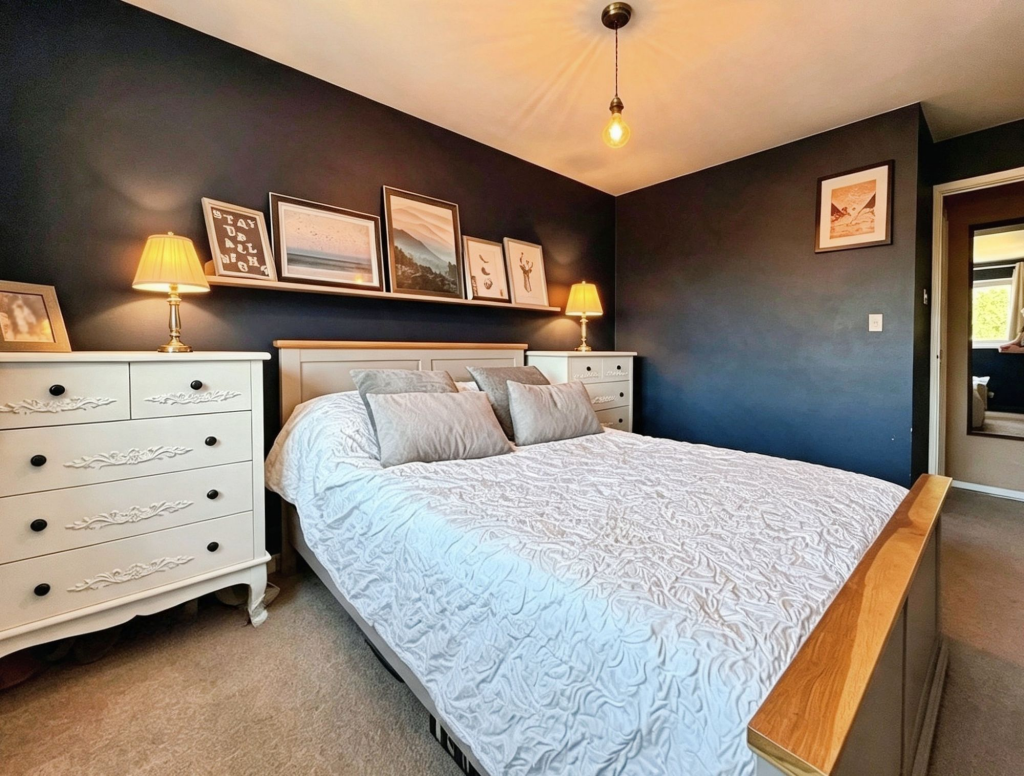 House in Blunsdon St Andrew, Pembroke Park, Haydon Wick - More